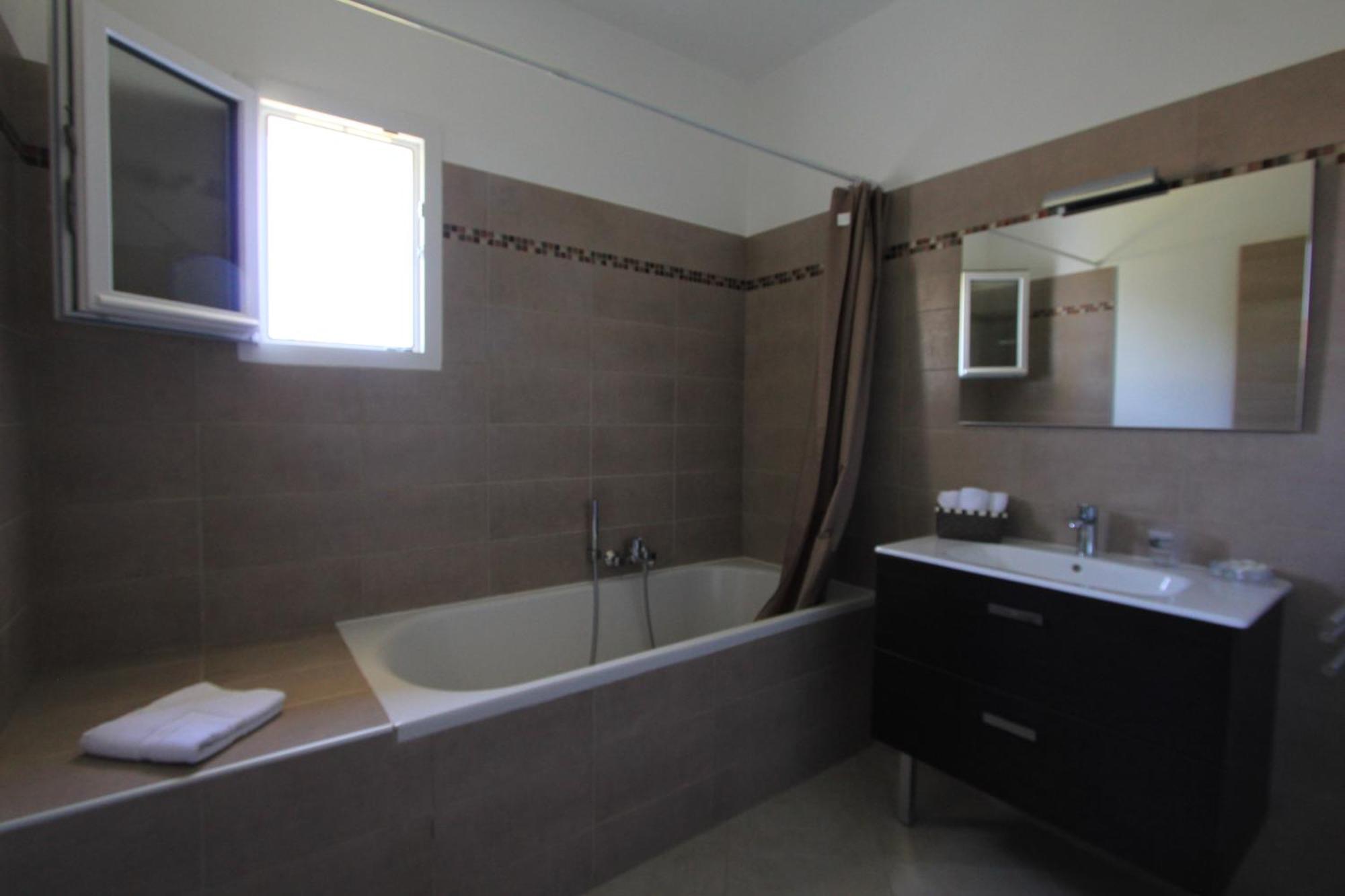 Villa Cala Corsa - 3 Et 4 Cala Rossa Porto-vecchio - Entièrement Climatisées à 5 Minutes à Pied De La Cala Rossa *